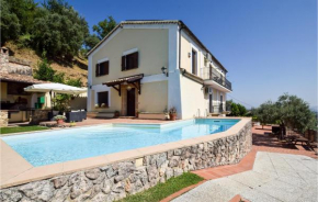 Beautiful home in Montalto Uffugo with Outdoor swimming pool, WiFi and 5 Bedrooms